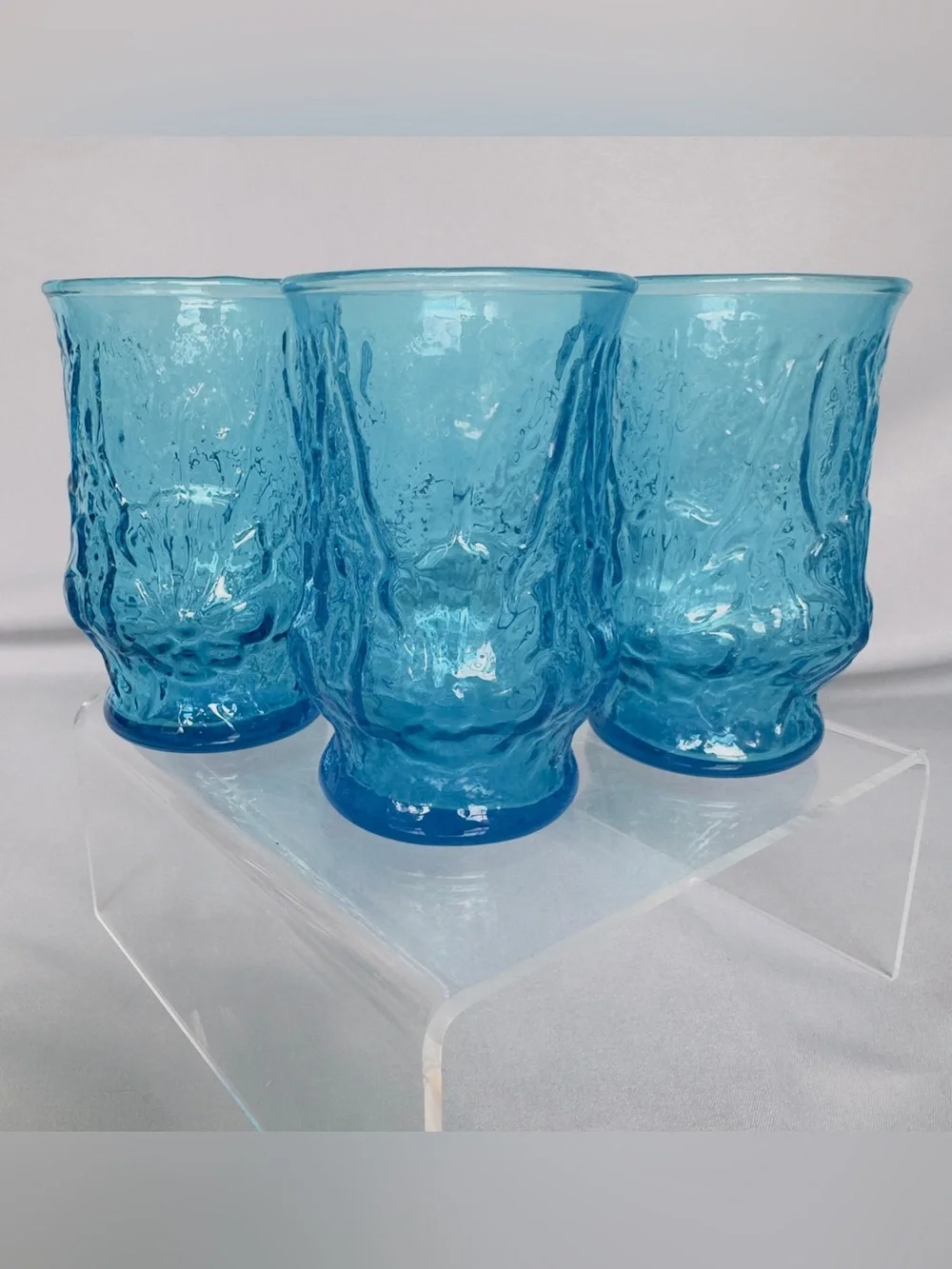 Set of 3 Textured Blue Glass Tumbler Anchor Hocking Rain Flower Juice Glasses 4'